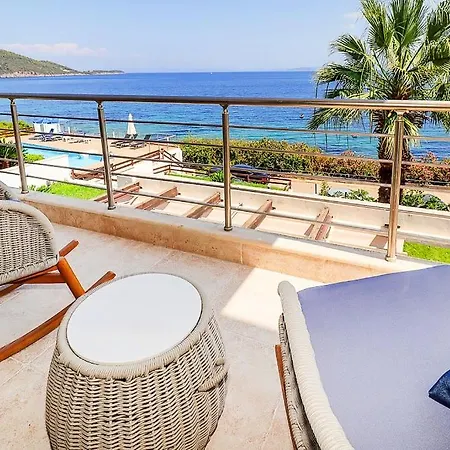 Вилла Agnanti Seafront With Pool *