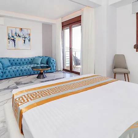 Villa Agnanti Seafront With Pool