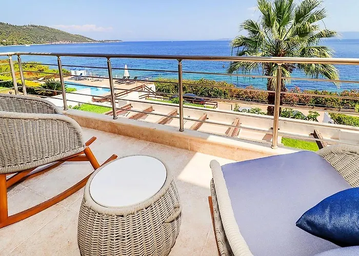 וילה Agnanti Seafront With Pool *