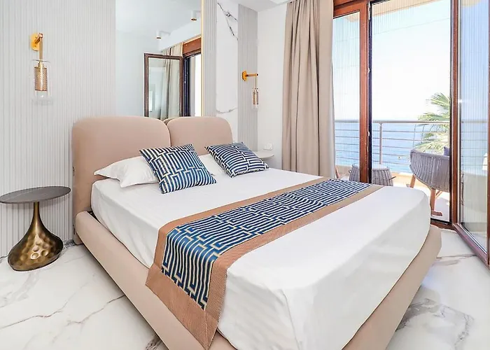 Agnanti Seafront With Pool פאליאורי