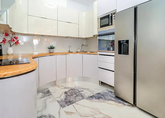 Agnanti Seafront With Pool וילה *