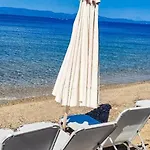 Agnanti Seafront With Pool Vilă *