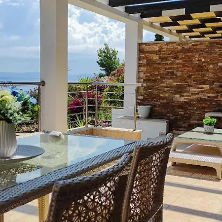 ヴィラ Agnanti Seafront With Pool