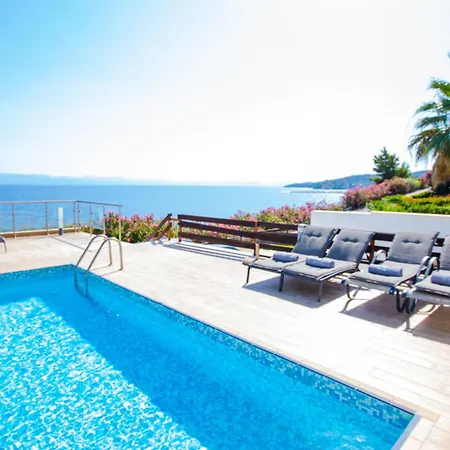 Agnanti Seafront With Pool Villa Paliouri