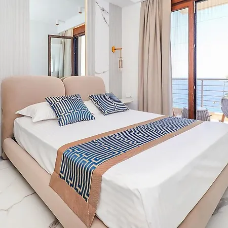 Agnanti Seafront With Pool パリウリ