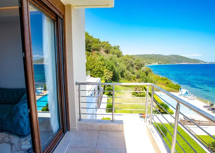 Agnanti Seafront With Pool Paliouri