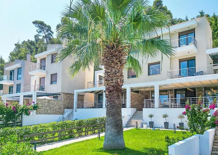 Villa Agnanti Seafront With Pool