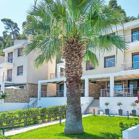 Willa Agnanti Seafront With Pool